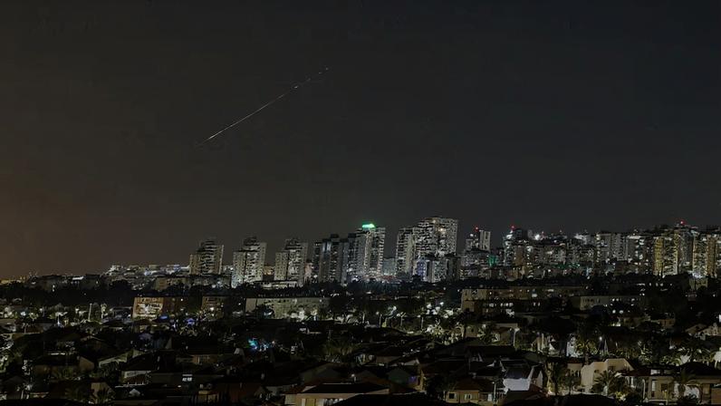 Israel foi alvo de mísseis disparados do Irã neste domingo, mas conseguiu interceptar os disparos