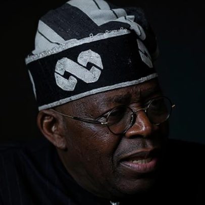 Presidente da Nigéria alerta grupos armados: rendição ou força total do estado