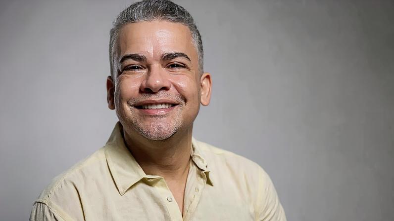 Luciano Gonçalves, de 41 anos, é doutor em Literatura Brasileira pela Universidade de São Paulo e docente do Instituto Federal do Tocantins desde 2014