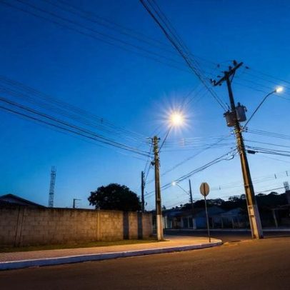 Abadia dos Dourados amplia rede elétrica para nova UBS em Capão da Cruz