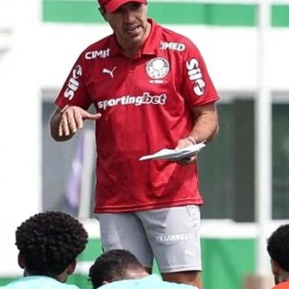 Palmeiras aguarda retorno de Abel Ferreira após folga maior que a do elenco