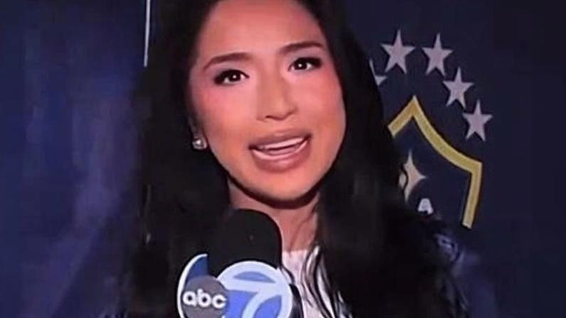 Abigail Vélez, repórter da emissora ABC, dos Estados Unidos, durante participação em programa sobre a Copa do Mundo