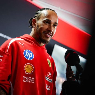 Hamilton vê Mercedes à frente e duvida que Ferrari reduza diferença em 2026