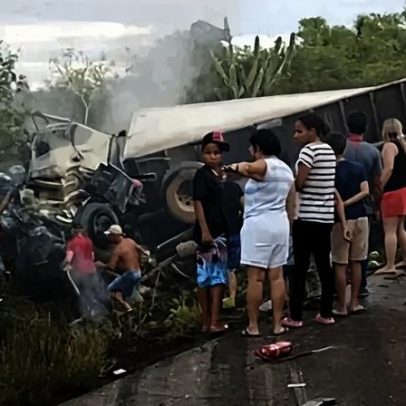 Grave acidente na BR-116 deixa 16 mortos