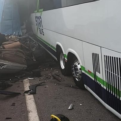 Acidente com 14 veículos em Betim deixa morto e 5 feridos
