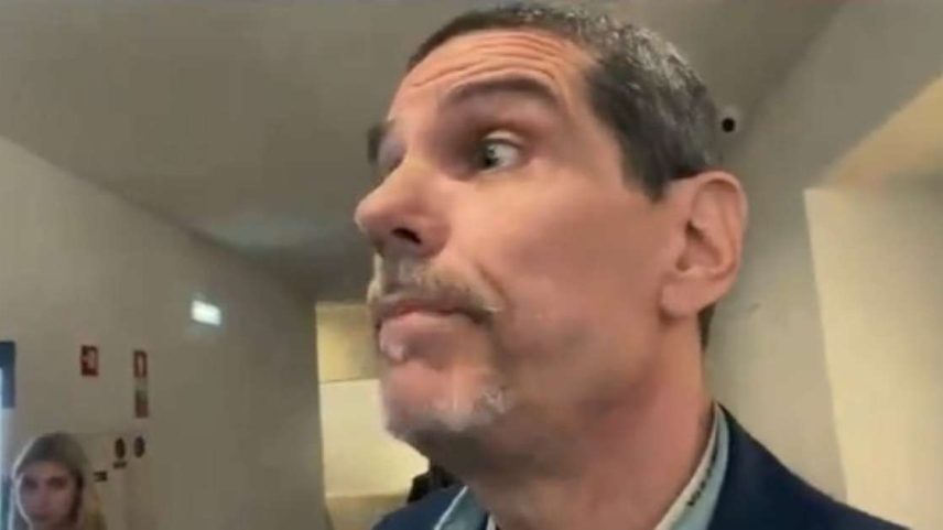 Adriano Castro, ex-BBB1, no vídeo em que é retirado de auditório do 'Gilmarpalooza'