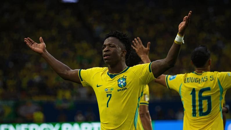 Vini Jr. comemora gol pela Seleção Brasileira