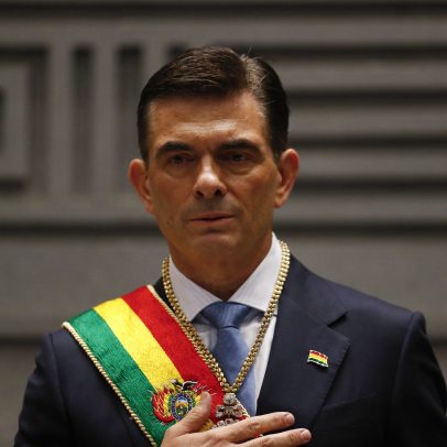 Presidente da Bolívia decreta estado de emergência após 50 dias de protestos