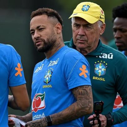 Neymar é ovacionado por brasileiros ao desembarcar em Miami, vídeo