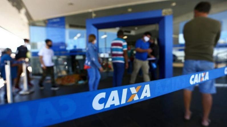 Agências bancárias encerrarão o expediente às 13h, antes do jogo da seleção