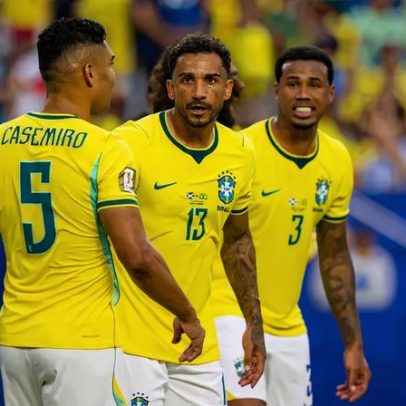 Danilo pede pés no chão e diz que Seleção tem única chance de vencer a Copa