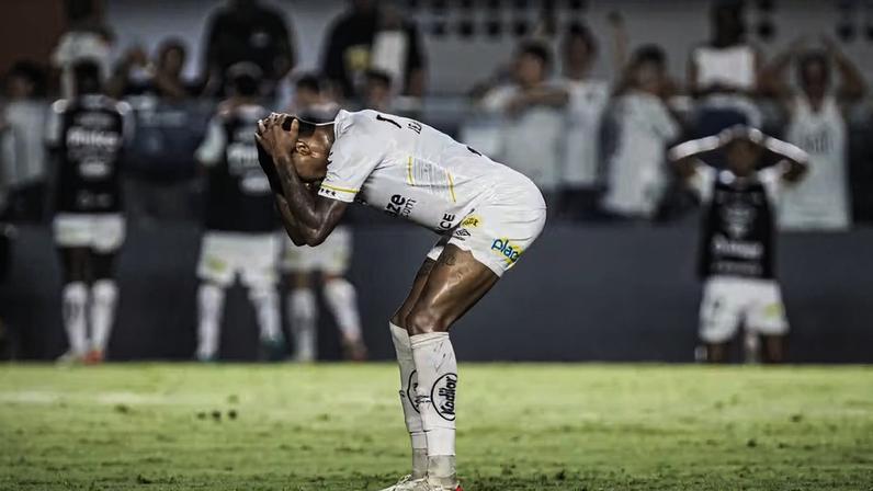 Jean Lucas em Santos x Fortaleza — Foto: Agif