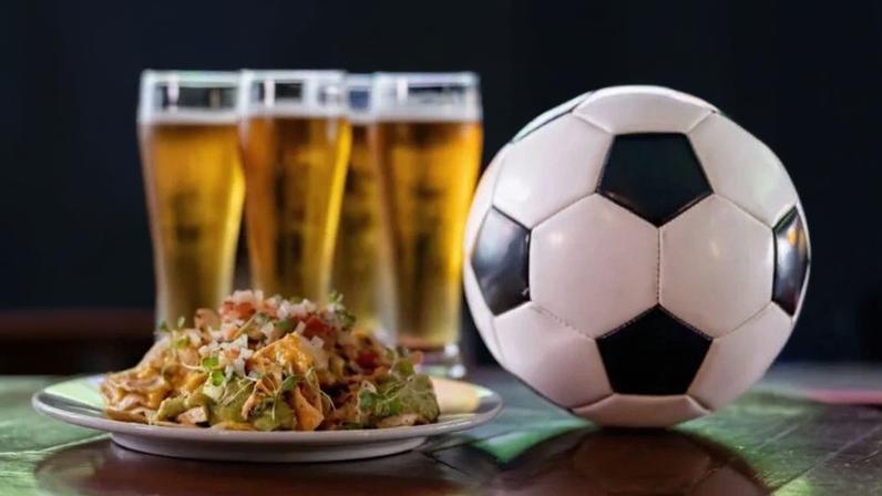 Prato mexicano em destaque na mesa