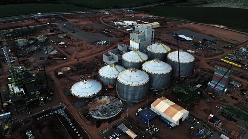 Vista de drone do local de construção da nova usina de etanol da Be8