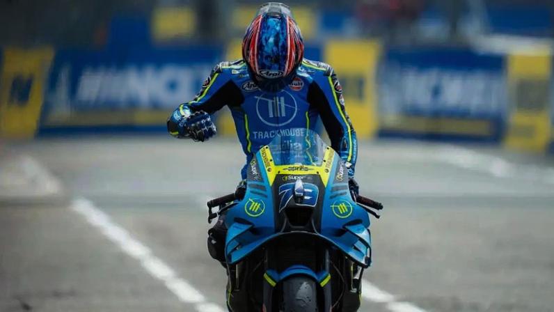 Ogura surpreende no apagar das luzes e lidera treino em Brno.