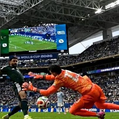 Uruguai empata com Arábia Saudita em noite de erros de goleiro
