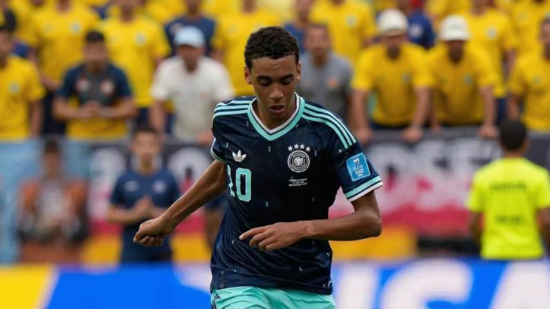 Jamal Musiala (Alemanha) durante jogo contra o Equador, no dia 25.06.2026.
