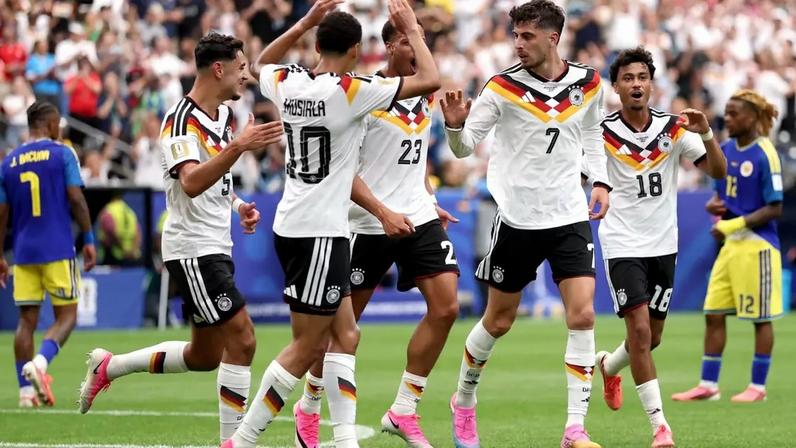 Jogadores da Alemanha comemoram goleada na estreia da Copa do Mundo contra Curaçao