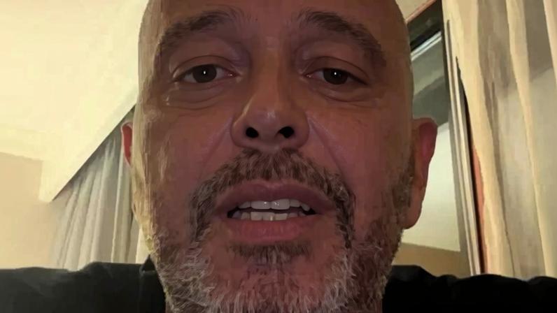 Alex Escobar nega em vídeo que teve confusão mental: “Nem de grave”