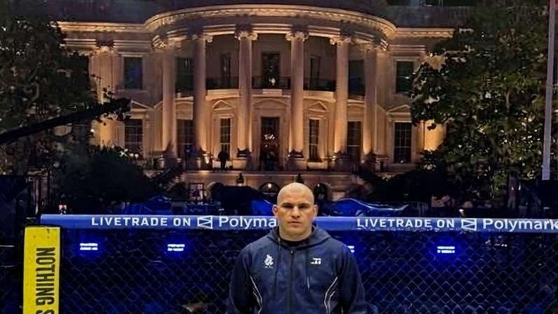 Alex Poatan antes da luta no UFC Casa Branca