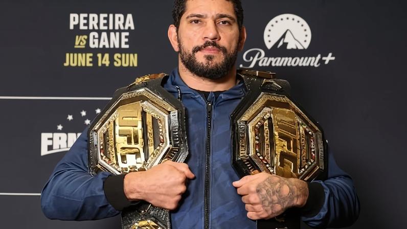 Alex Poatan já conquistou dois cinturões no UFC