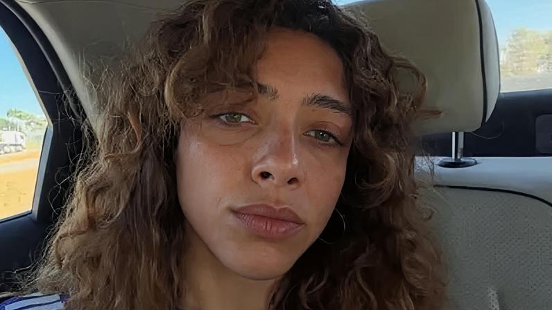 Alice Carvalho revelou que atrasou para gravação após curtir festa