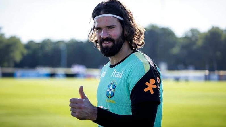 Alisson, goleiro da seleção brasileira, no treino em Morristown