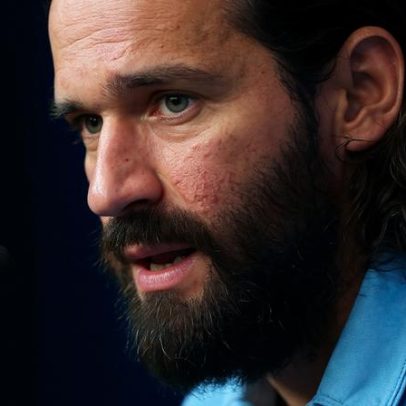 Alisson perto de marca histórica em Copas e vê críticas como naturais