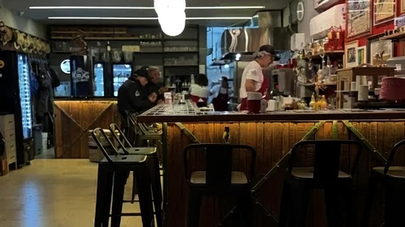 No Belvedere, bar Alter tem atmosfera que remete aos antigos quartos de sela e estábulos de fazendas