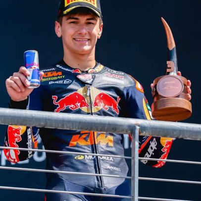 Álvaro Carpe comenta o desafio de disputar o título da Moto3