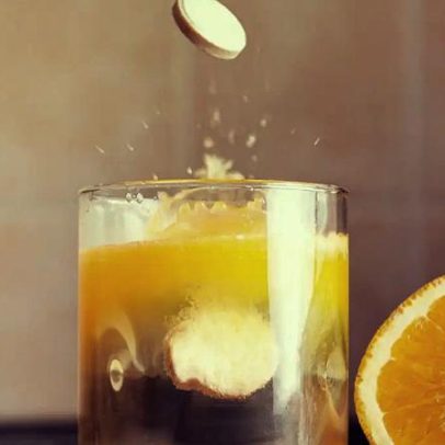 Estudo desvenda efeito da vitamina C no cérebro de idosos