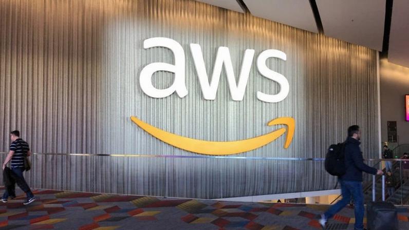 A AWS é o braço de computação em nuvem da Amazon; empresa hospeda parte da tecnologia de controle remoto dos dados gerenciados pelo Serpro e pela Dataprev