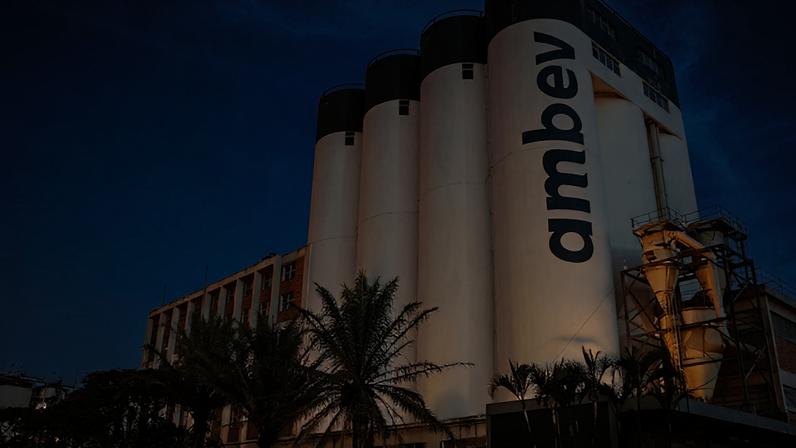 Unidade da Ambev; empresa mantém retidos dividendos de ações da antiga Brahma enquanto o STJ decide se papéis pertencem à União ou à F. Laeisz
