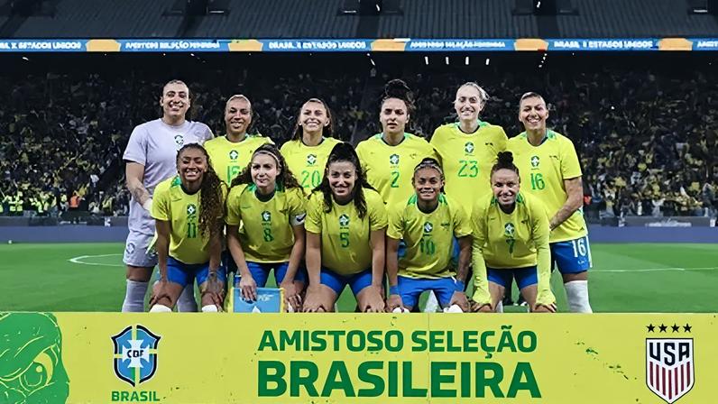 Seleção Brasileira Feminina antes de amistoso contra os Estados Unidos, na Neo Química Arena
