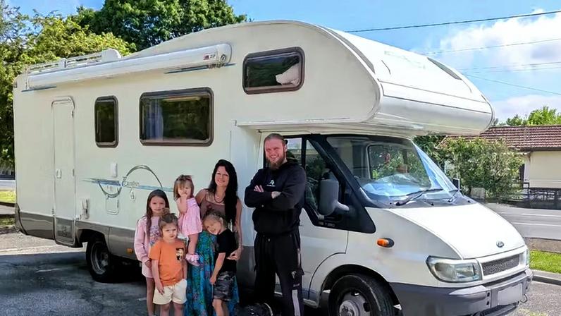 Amy e família moram no motorhome após pandemia. — Foto: Acervo da família/People
