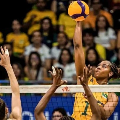Ana Cristina, maior pontuadora Brasil x Itália, atua com torcida de Maicon