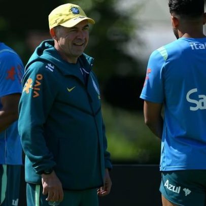 Atletas têm aulas particulares de tática, não apenas com Ancelotti