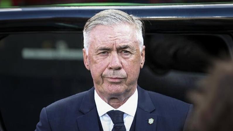Ancelotti no jogo contra o Marrocos na estreia da Copa
