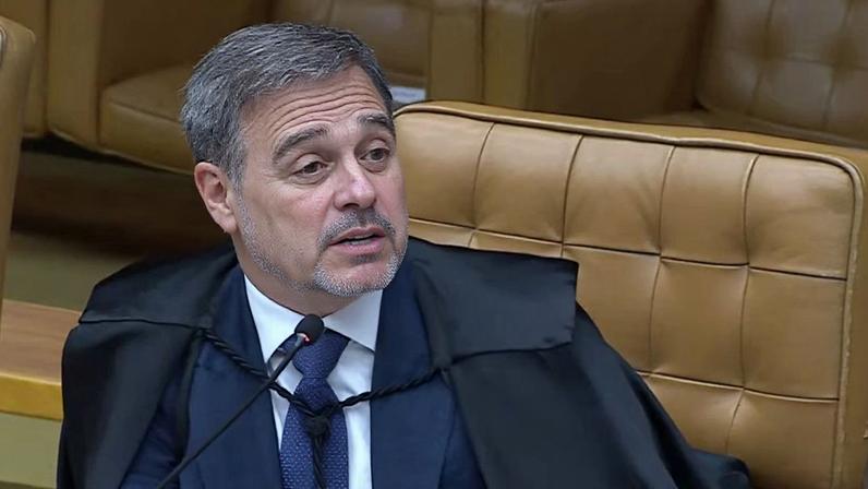 André Mendonça (na imagem) disse que plataformas tendem a remover conteúdos por cautela diante de risco de punição