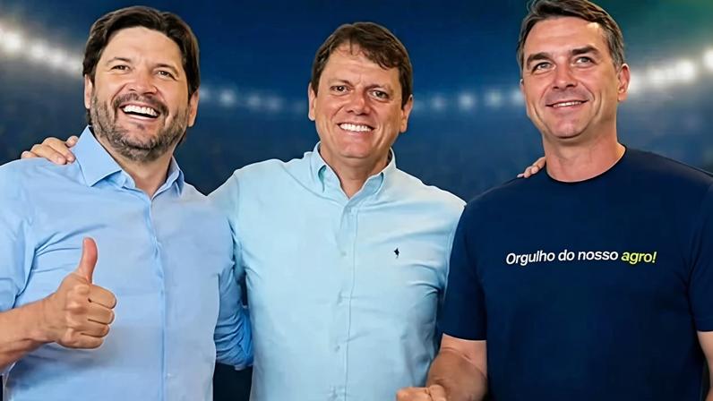 André do Prado, Tarcísio de Freitas e Flávio Bolsonaro - Metrópoles
