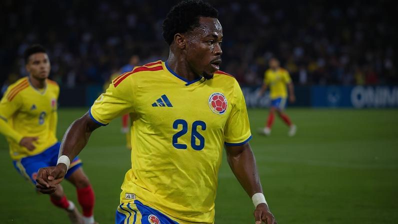Andrés Gómez em campo pela seleção colombiana (Foto: Reprodução)