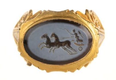 Anel de ouro romano é encontrado na Inglaterra