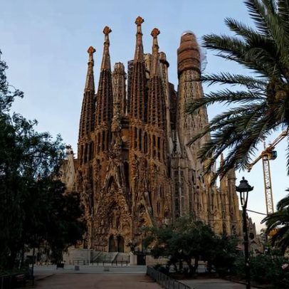 Gaudí, visionário do mobiliário, destaca-se pela inovação no design