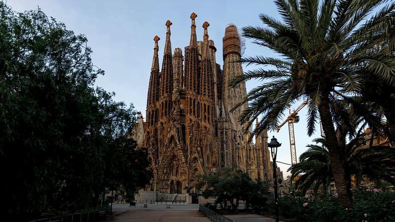 Para além da Sagrada Família, o arquiteto espanho também aventurou-se no design de mobiliário