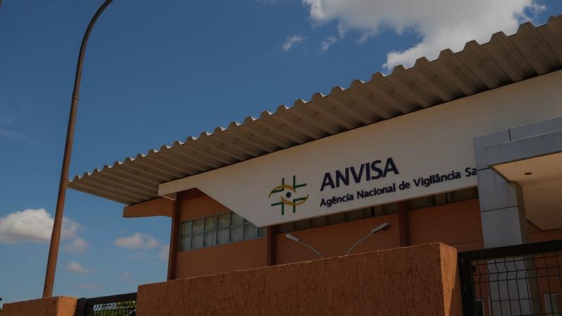 ANVISA - Agência Nacional de Vigilância Sanitária. Brasília, Distrito Federal - Brasil. 3 de janeiro de 2021. Metrópoles