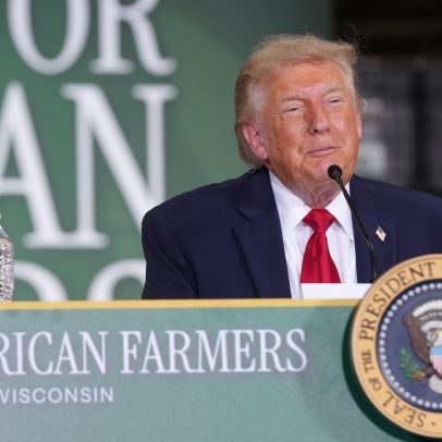 Trump abandona entrevista após insulto a jornalista e críticas à imprensa
