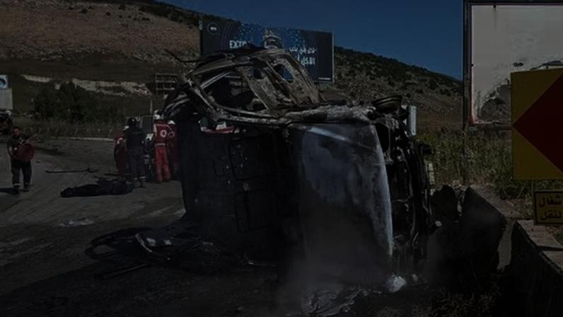 Veículo com militares libaneses destruído após ataque de Israel no Líbano — Foto: Lebanese Army via AP