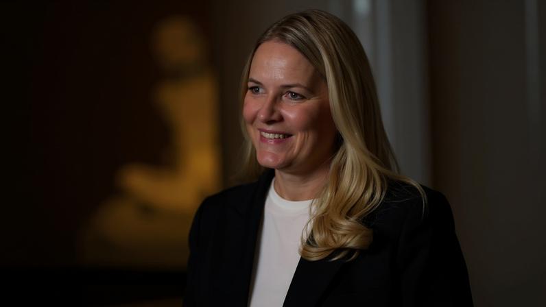 A princesa herdeira Mette-Marit da Noruega sorri durante uma recepção para atletas noruegueses que competiram nas Paralimpíadas de Milão-Cortina, em Oslo, sexta-feira, 10 de abril de 2026. — Foto: Lise Åserud/NTB Scanpix via AP, Arquivo