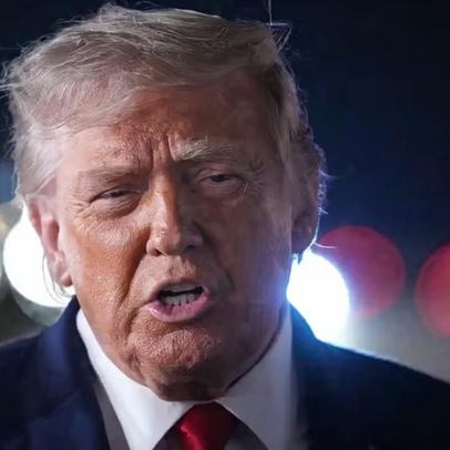 Helicóptero dos EUA cai perto de Ormuz; pilotos estão bem, diz Trump