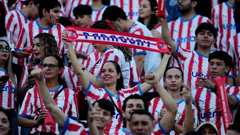 Torcedores do Paraguai antes da partida amistosa contra a Nicarágua, preparatória para a Copa do Mundo, na sexta-feira, 5 de junho de 2026, em Assunção